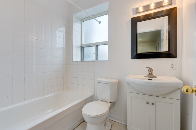 Photo - 40 Lambton Ave