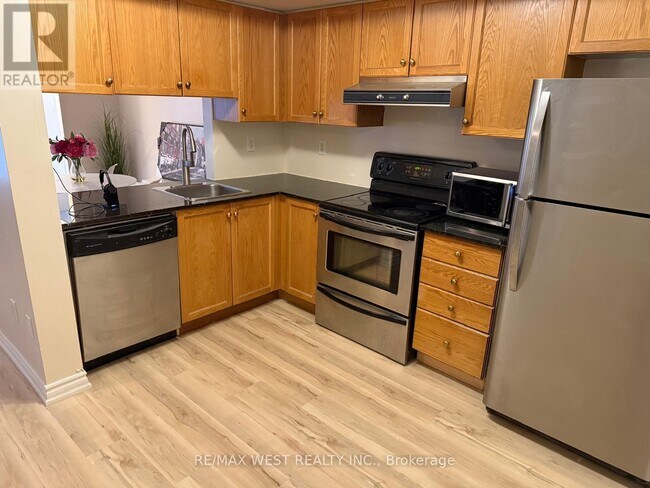 Photo - 22 Laidlaw St