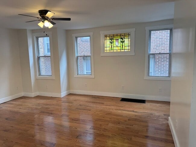 Photo - Great 1st Floor Duplex in Squirrel Hill! Available NOW!