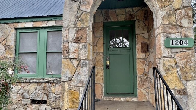 Photo - 1204 W 22nd St