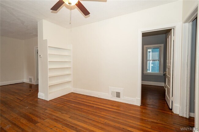 Photo - 11 Hoyt St