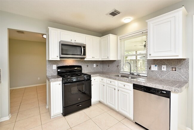 Photo - 31106 Pine Bay St