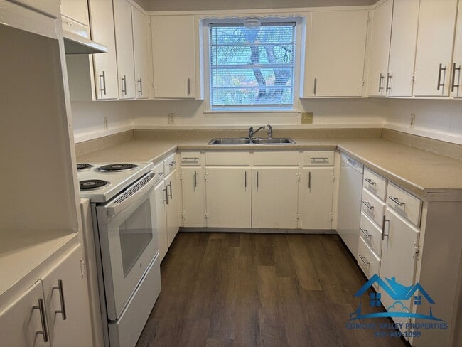 Photo - 8575 Grape Creek Rd