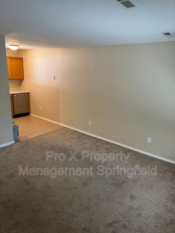 Photo - 1050 W Elm St Unit A