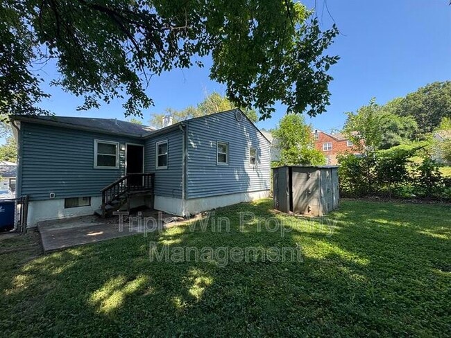 Photo - 220 Superior Dr