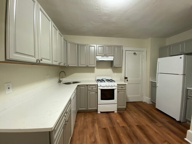 Photo - 17 Lakeville Rd Unidad 1