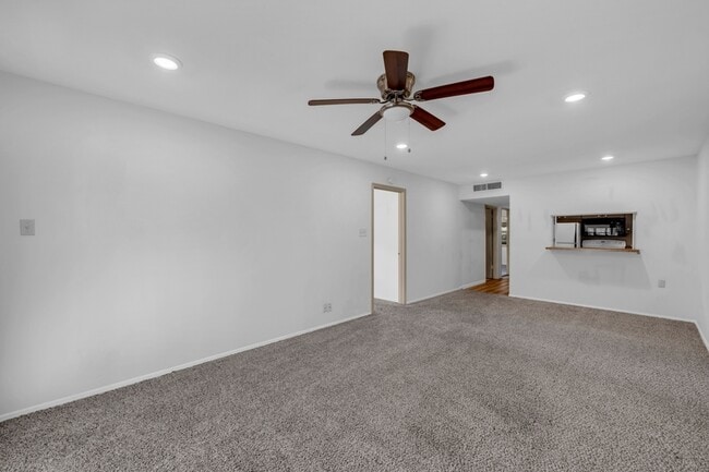 Photo - 1206 Hi Stirrup Unit #310