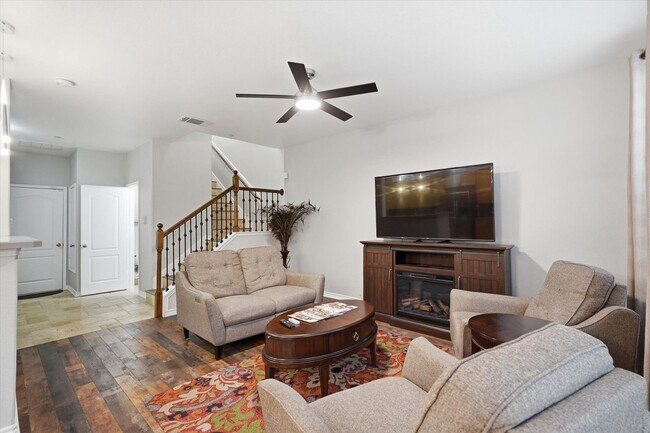 Photo - Beautiful 3-Bedroom, 2.5-Bath Townhouse in Plano ISD