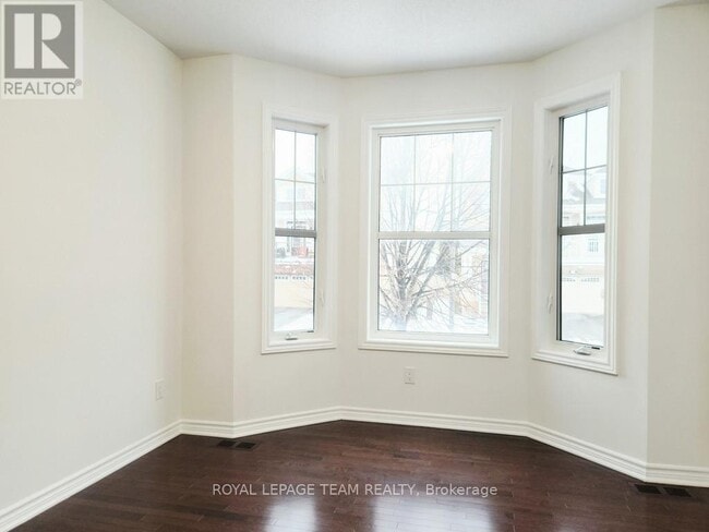 Photo - 113 Lily Pond St