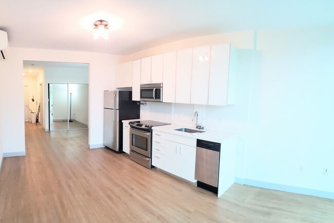 Photo - Townhomes at the Collection Kakaako Studio 1 Parking Unidad M207