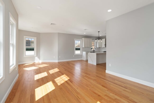 Photo - 20 Alston St
