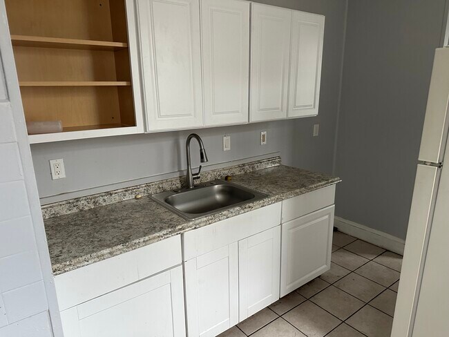 Photo - 318 Ardmore Ave Unit 2