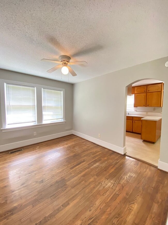 Photo - 1811 Thomas Ave
