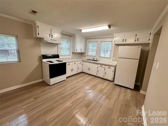 Photo - 1178 Central Dr NW
