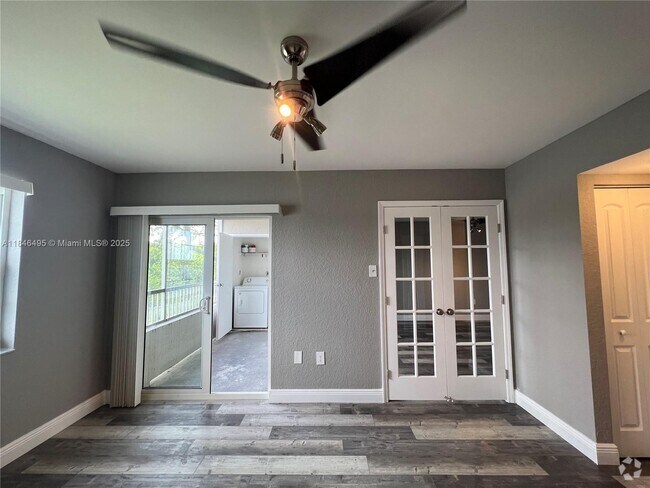Building Photo - 2803 N Oakland Forest Dr Unit 308 Rental
