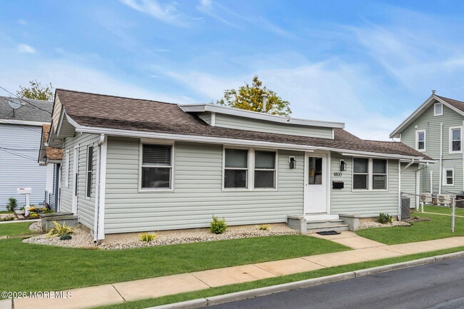 Photo - 1800-1802 Pine Terrace