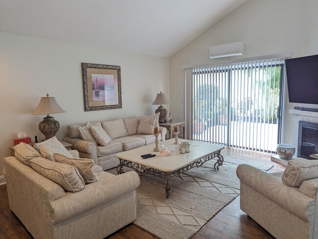 17042 Traverse Cir