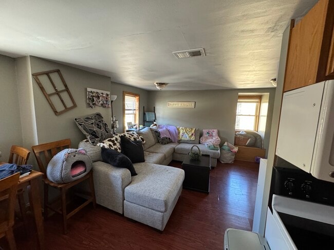 Photo - 15 W Church St Apartments Unit D