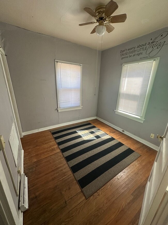 Photo - 208 NE 9th St