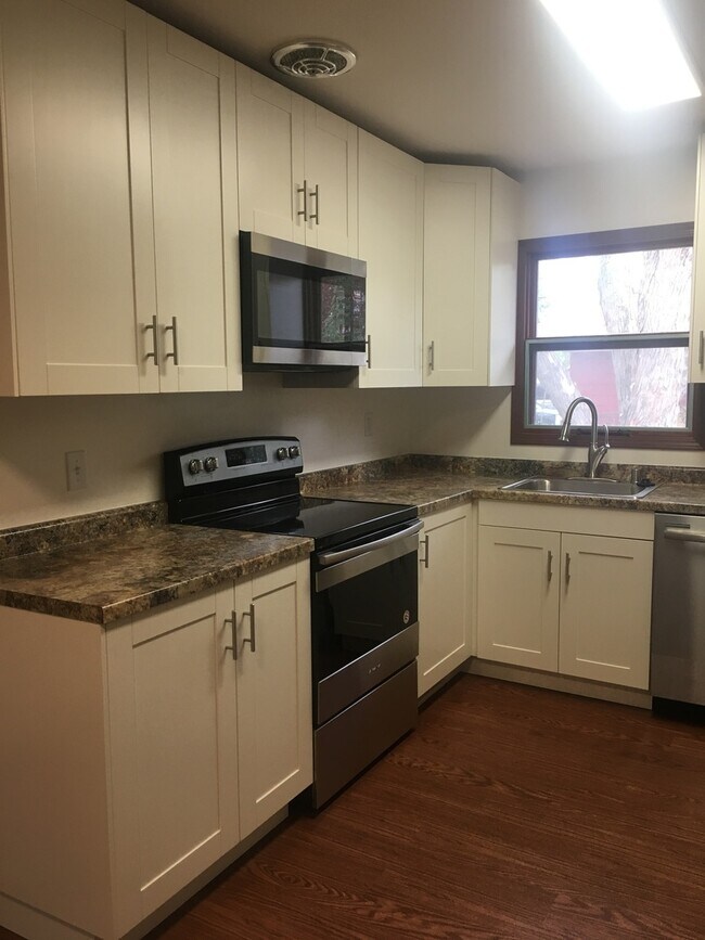 Photo - Updated Madison West, Three Bedroom, 1.5 Bathroom Duplex Unit 2017-01 Left