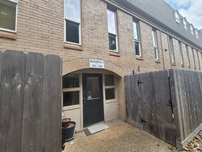 Building Photo - 215 Postoffice St Unit 401 Rental