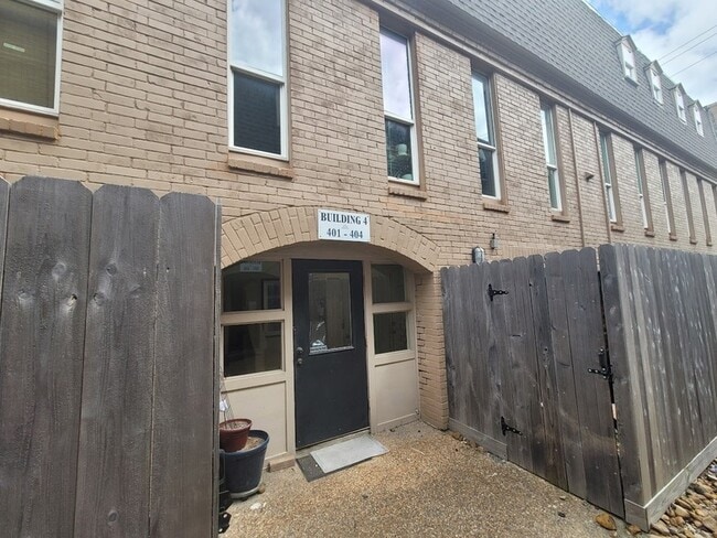 Photo - 215 Postoffice St Apartment