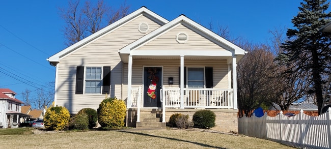 Photo - 438 W Market St