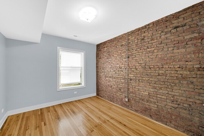 Photo - 6024 S Eberhart Ave Unit 2S