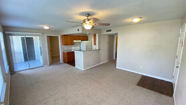 Photo - MOVE IN SPECIAL! First Floor 2BR/2BA Condo... Unidad 2312