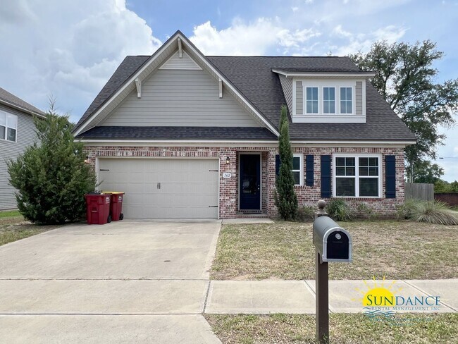Charming 4 Bedroom Home in Crestview! - Charming 4 Bedroom Home in Crestview!