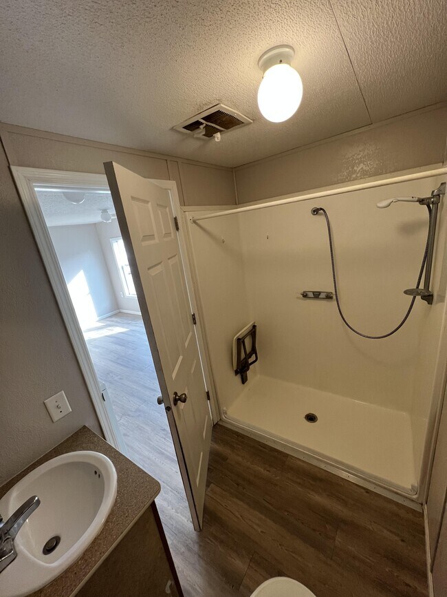 Photo - 510 33rd Ave NW