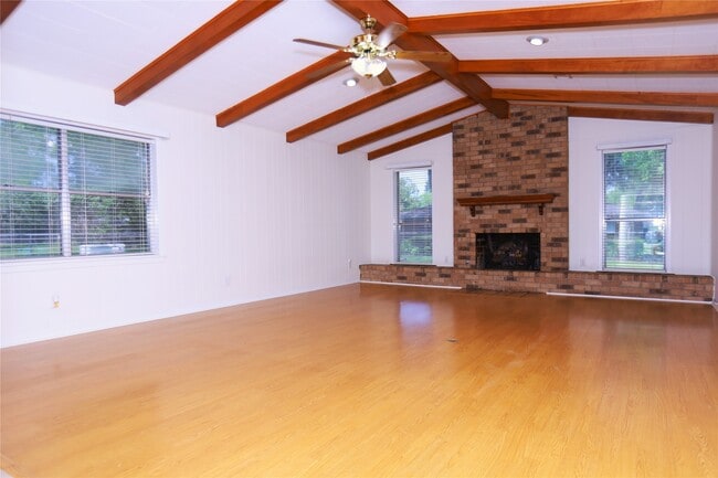 Photo - 115 Irwin Rd