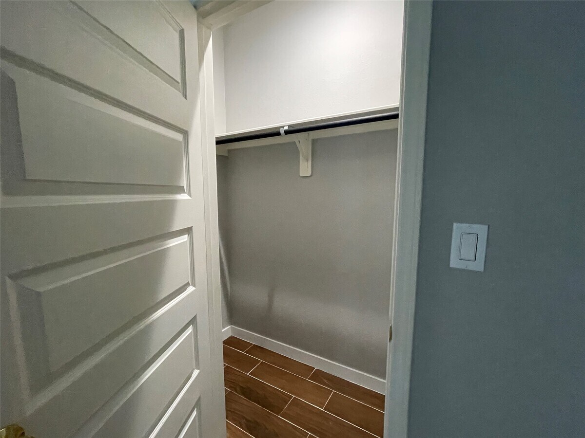 Photo - 884 Rd 3550