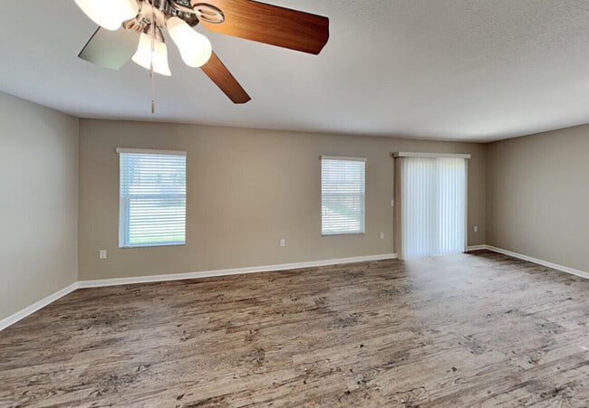 Photo - 1343 Scottsdale Rd E