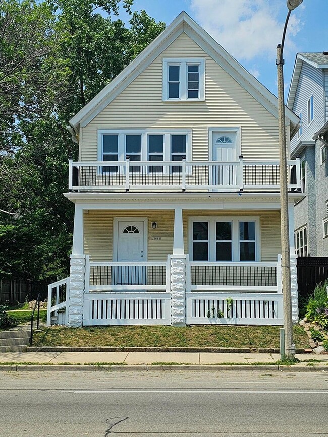 Photo - 2611 N Holton St Unit 2611