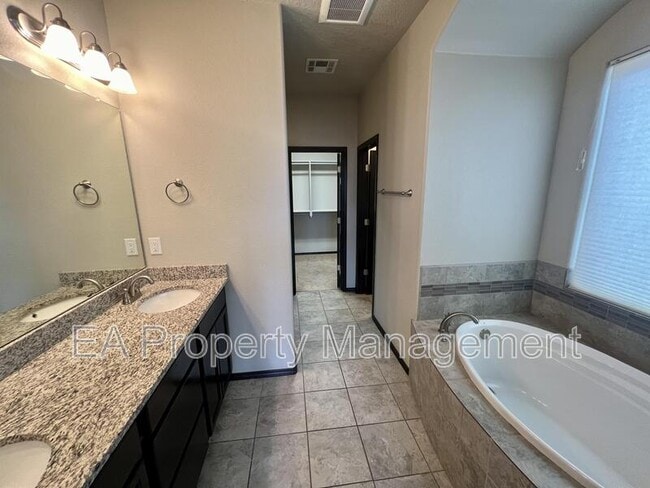 Photo - 7215 Valle Jardin Ln NW