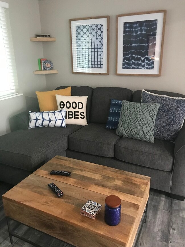 Photo - 8517 Oak Ave