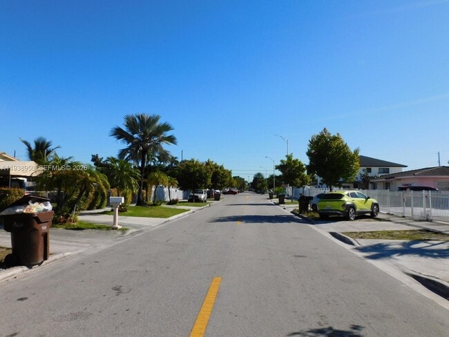 Photo - 846 W 31st St