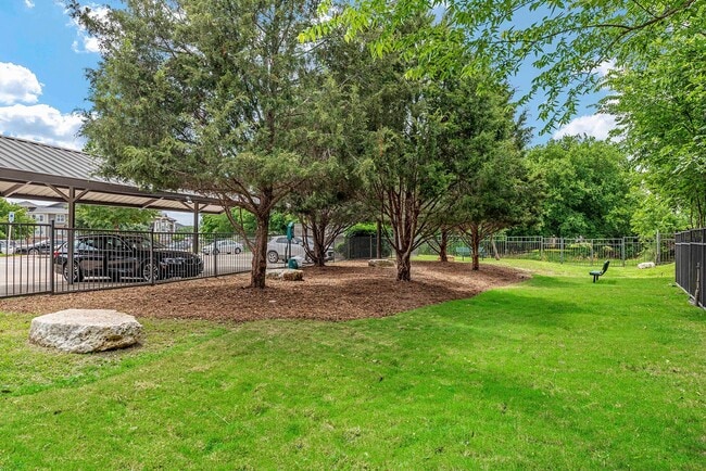 Photo - MAA Wells Branch