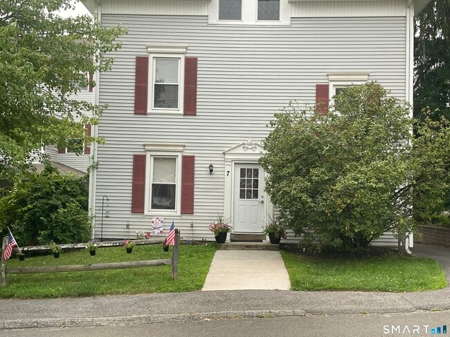 7 Terrace Pl