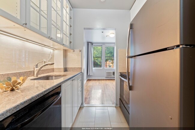 Building Photo - 108 Waldo Ave Unit 1D