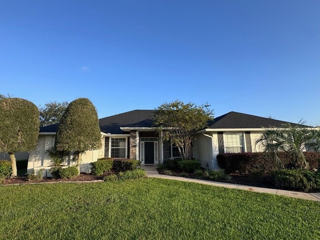 Photo - Lake Diamond Golf and County Club Pool Hom...