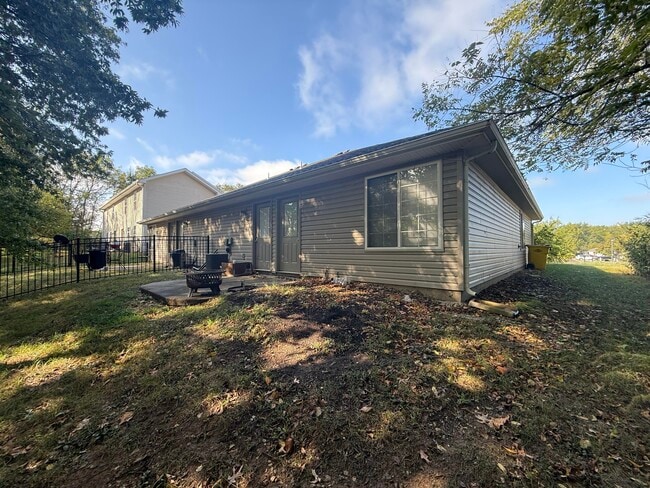 Building Photo - 1762 N Orie Dr Rental