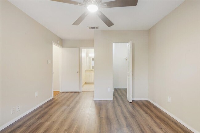 Building Photo - 3502 Ocee St Unit 3502