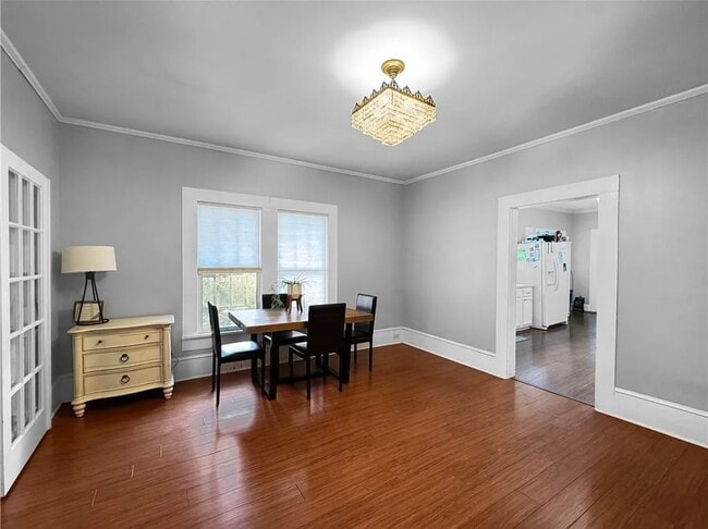 Photo - 521 10th Ave