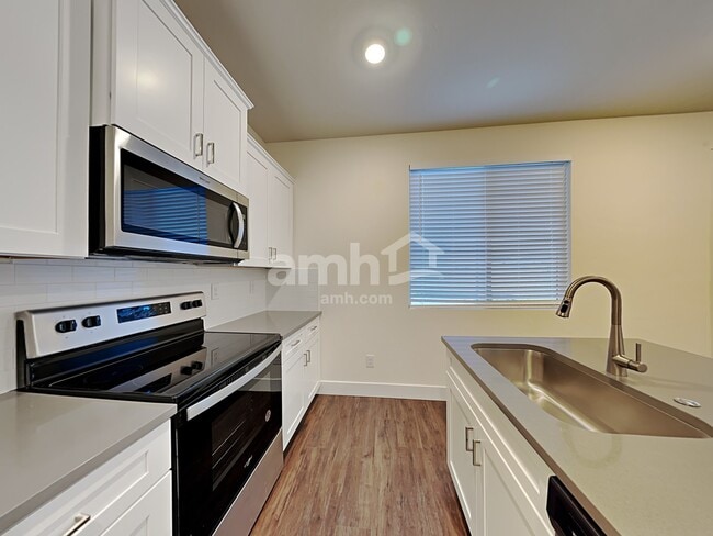 Photo - 740 S Retort Ave
