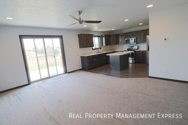 Photo - Amazing 4 Bedroom 3.5 Bathroom Townhome in Sioux Falls