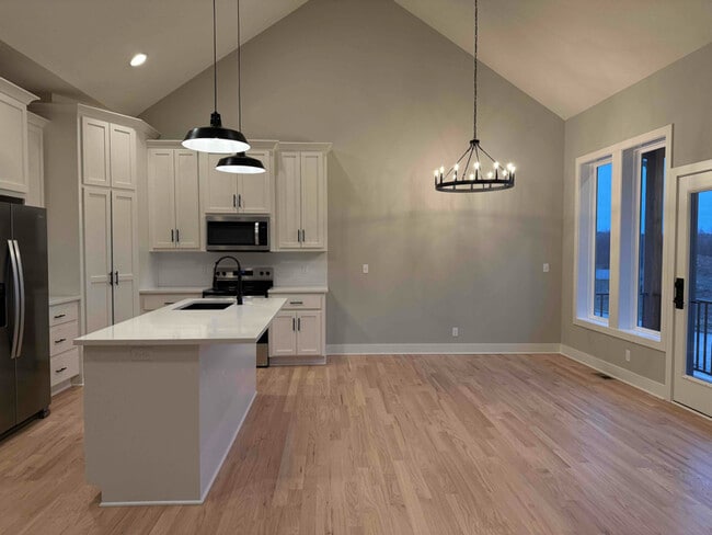 16221 Granada St