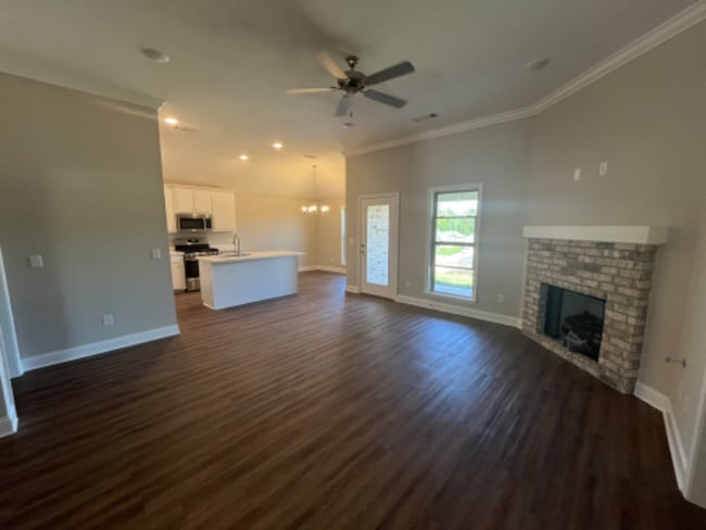 Photo - 492 Silver Hill Dr