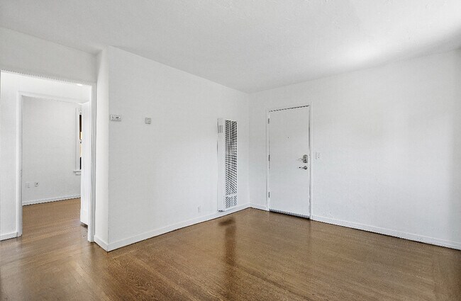 Photo - 1551 Saint Charles St